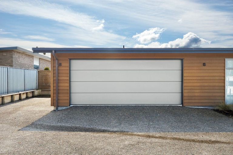 Photo of property in 21 Awa Toru Drive, Fairfield, Dunedin, 9018