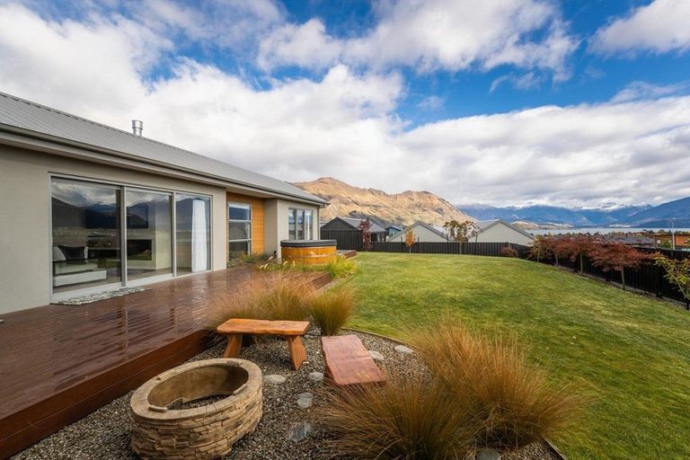 Photo of property in 8 The Heights Avenue, Wanaka, 9305