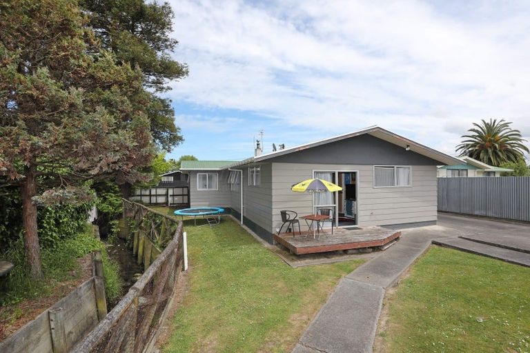 Photo of property in 19 Alexandra Street, Marton, 4710