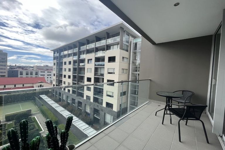 Photo of property in Sanctum Apartment, 10 Ebor Street, Te Aro, Wellington, 6011