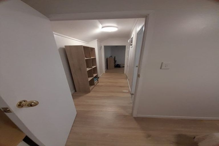 Photo of property in 17 Tawini Road, Titirangi, Auckland, 0604