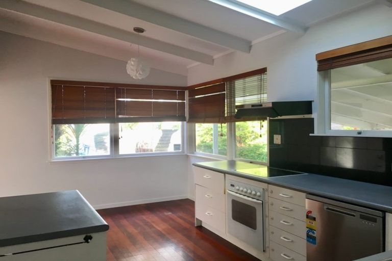 Photo of property in 62 Braemar Road, Castor Bay, Auckland, 0620