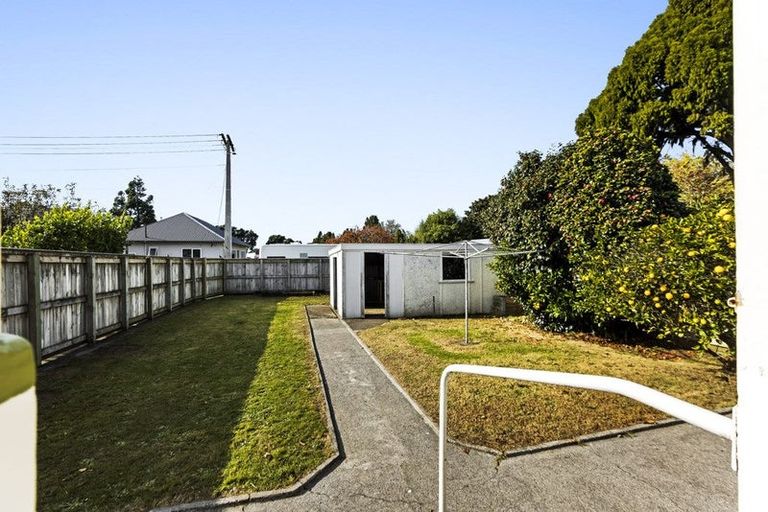 Photo of property in 25 Paynters Avenue, Strandon, New Plymouth, 4312