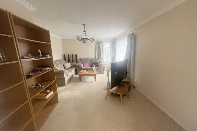 Photo of property in 12 Mangaroa Hill Road, Maoribank, Upper Hutt, 5018