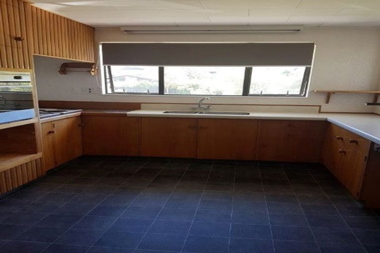 Photo of property in 37 Postgate Drive, Whitby, Porirua, 5024