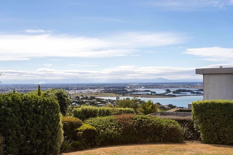 Photo of property in 12 Luxton Place, Mount Pleasant, Christchurch, 8081