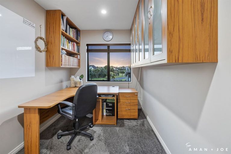 Photo of property in 8 Waikura Drive, Te Atatu Peninsula, Auckland, 0610