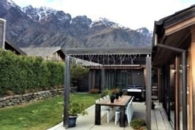 Photo of property in 6 Buckler Court, Jacks Point, Queenstown, 9371