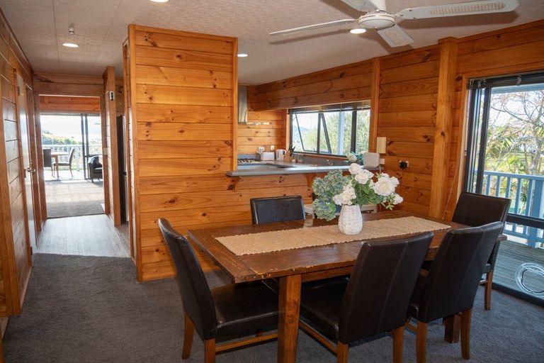 Photo of property in 33 Cable Bay Block Road, Cable Bay, 0420