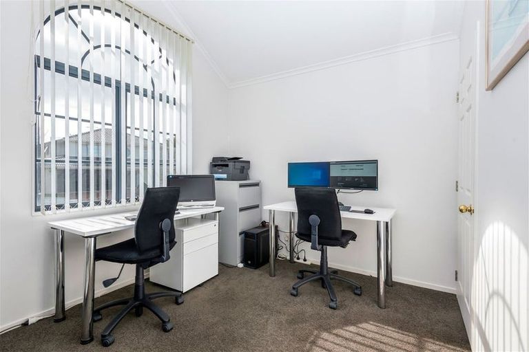 Photo of property in 8 Highgate Place, Somerville, Auckland, 2014