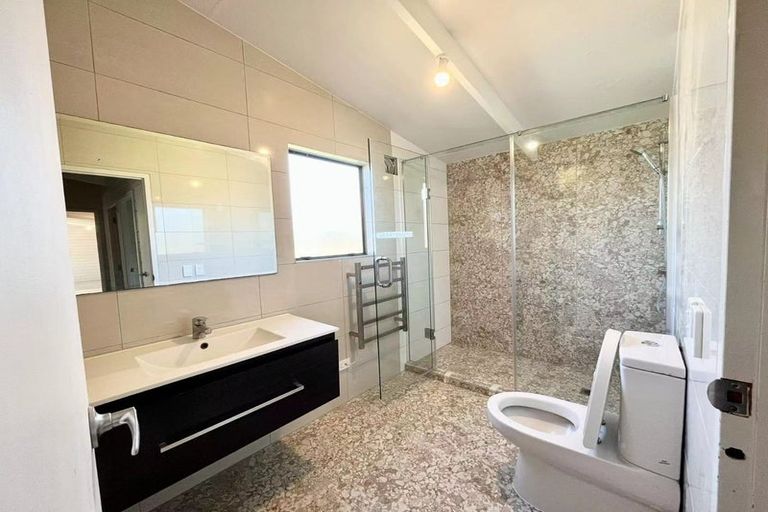 Photo of property in 17 Hoylake Place, Wattle Downs, Auckland, 2103