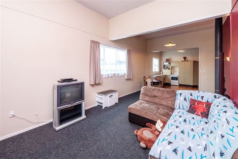 Photo of property in 96 Glover Road, Hawera, 4610