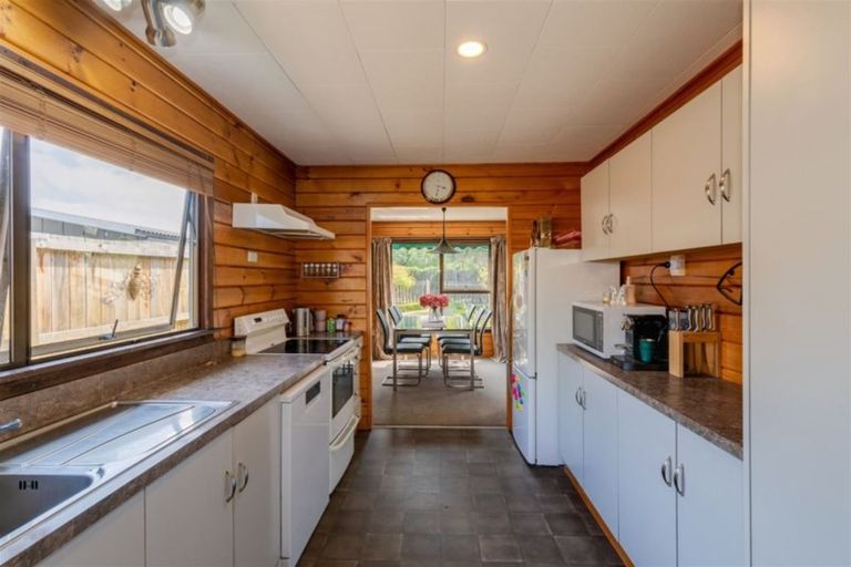 Photo of property in 6 Tracy Place, Redwood, Christchurch, 8051