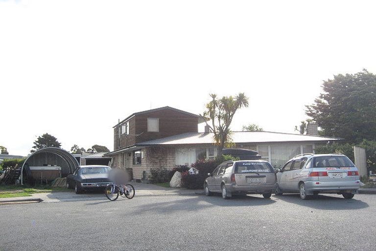 Photo of property in 11 Walker Place, Rangiora, 7400