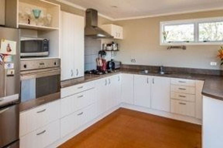 Photo of property in 5 Jillett Street, Titahi Bay, Porirua, 5022