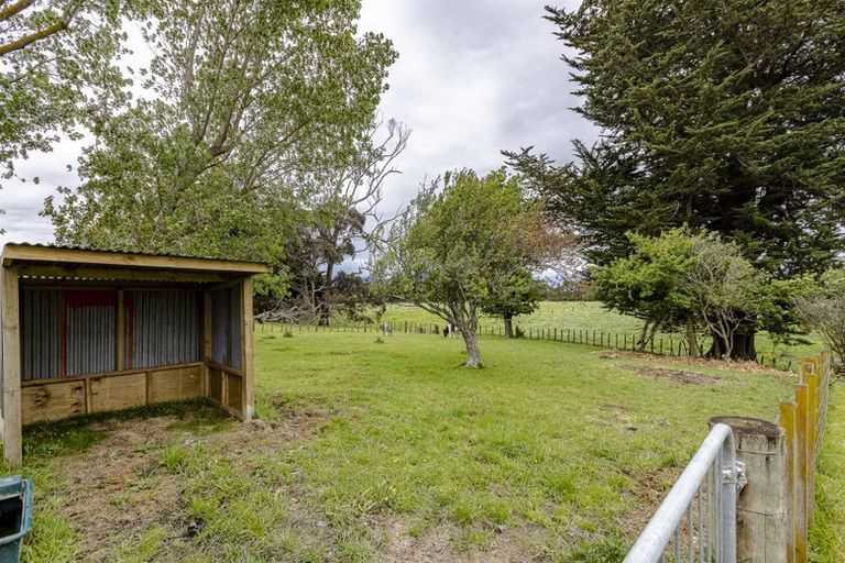 Photo of property in 1387 Colyton Road, Ashhurst, Palmerston North, 4470