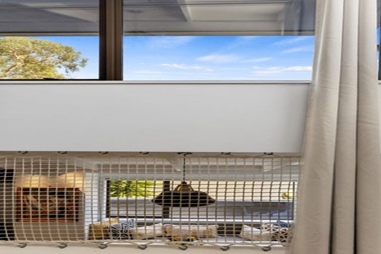 Photo of property in 9 Shalamar Drive, Cashmere, Christchurch, 8022