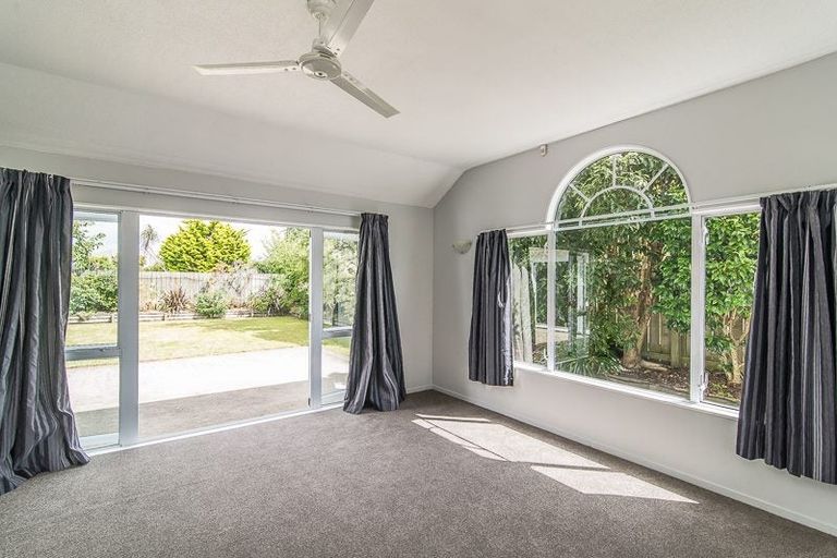 Photo of property in 10 Beachwater Grove, Paraparaumu Beach, Paraparaumu, 5032