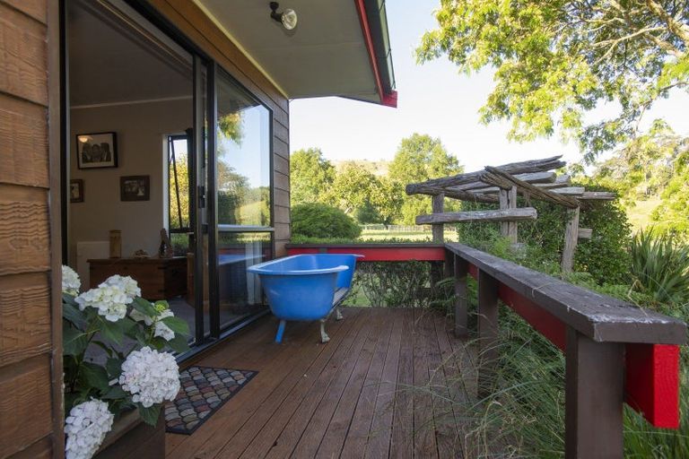 Photo of property in 749 Kanakanaia Road, Te Karaka, 4091