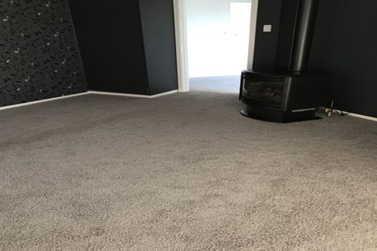 Photo of property in 40 Cumberland Street, Merrilands, New Plymouth, 4312