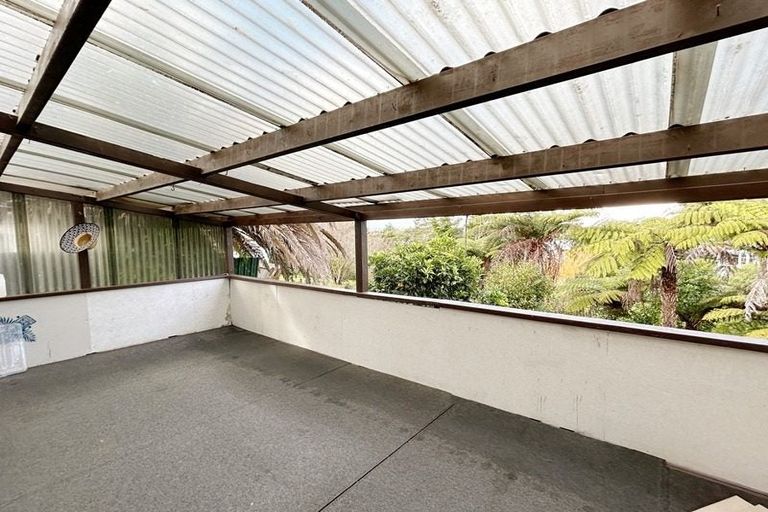 Photo of property in 9 Queen Mary Avenue, New Lynn, Auckland, 0600