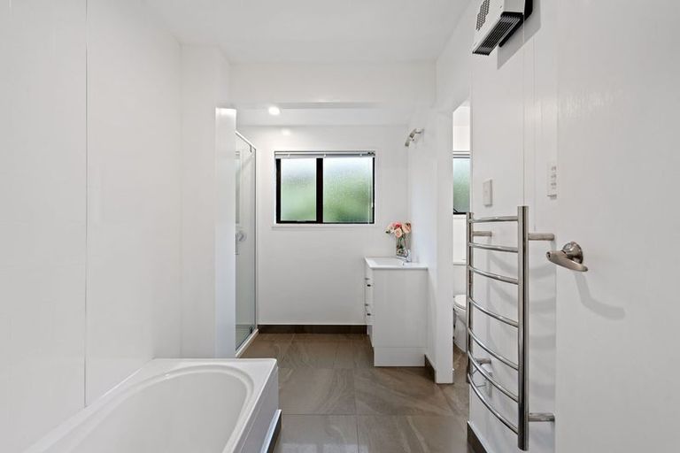 Photo of property in 21 Tweed Street, Kinmont Park, Mosgiel, 9024