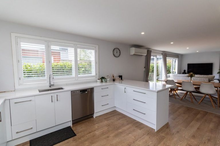 Photo of property in 92 Silverstream Road, Crofton Downs, Wellington, 6035