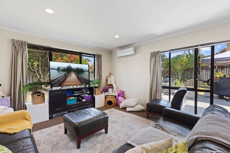 Photo of property in 43 Katerini Grove, Papamoa Beach, Papamoa, 3118