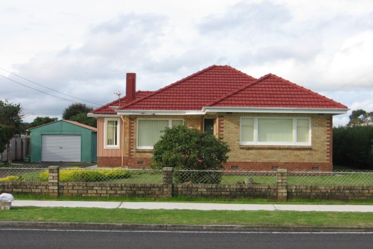 Photo of property in 42 Ranfurly Road, Papatoetoe, Auckland, 2104