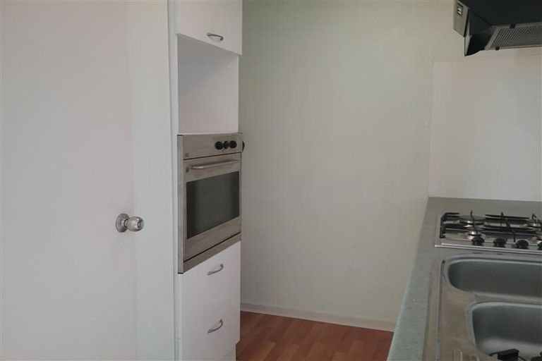 Photo of property in 33 Lewisham Street, Highland Park, Auckland, 2010