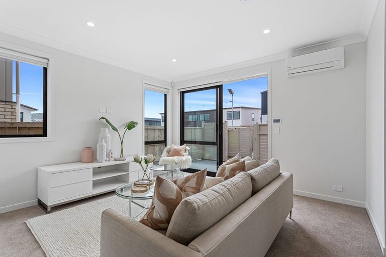 Photo of property in 10 Nuku Place, Manurewa, Auckland, 2102