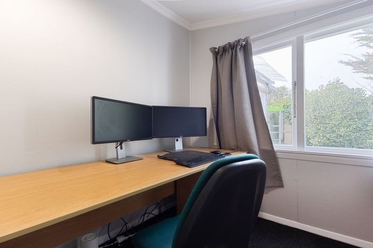 Photo of property in 36 Renown Road, Raumati South, Paraparaumu, 5032
