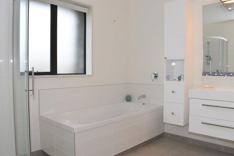 Photo of property in 36 Davaar Crescent, Broomfield, Christchurch, 8042