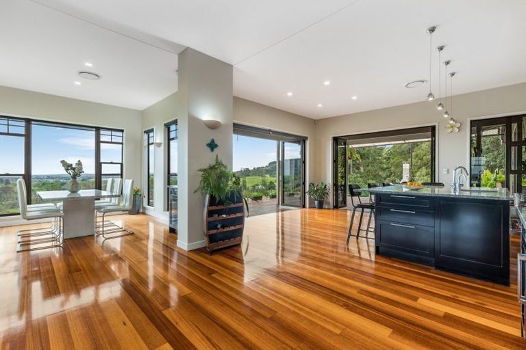 Photo of property in 39 Harry Dreadon Road, Opaheke, Papakura, 2584