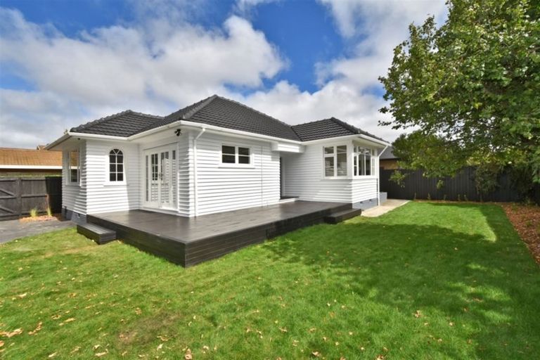 Photo of property in 219a Main North Road, Redwood, Christchurch, 8051