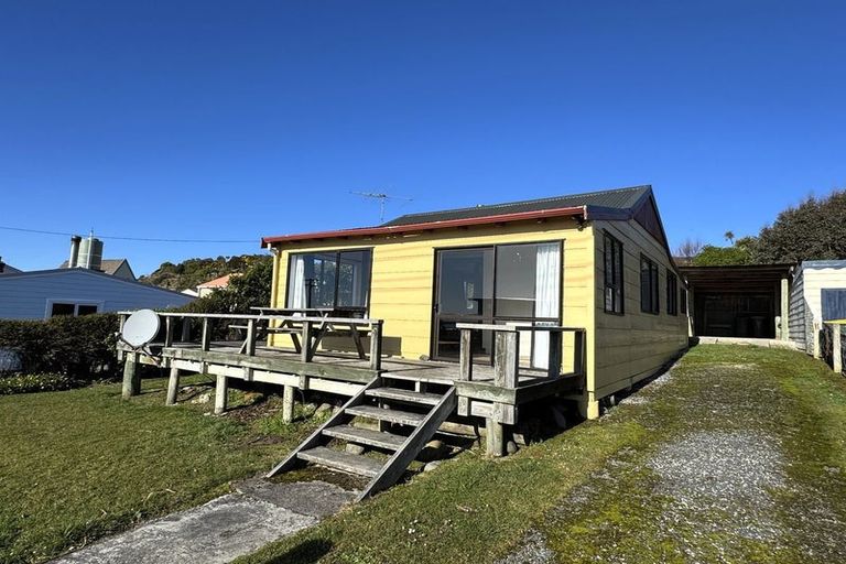 Photo of property in 7 Rimu Street, Kaka Point, Balclutha, 9271