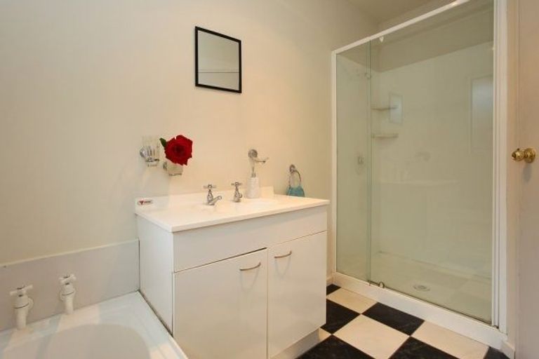 Photo of property in 118 Nursery Road, Phillipstown, Christchurch, 8011