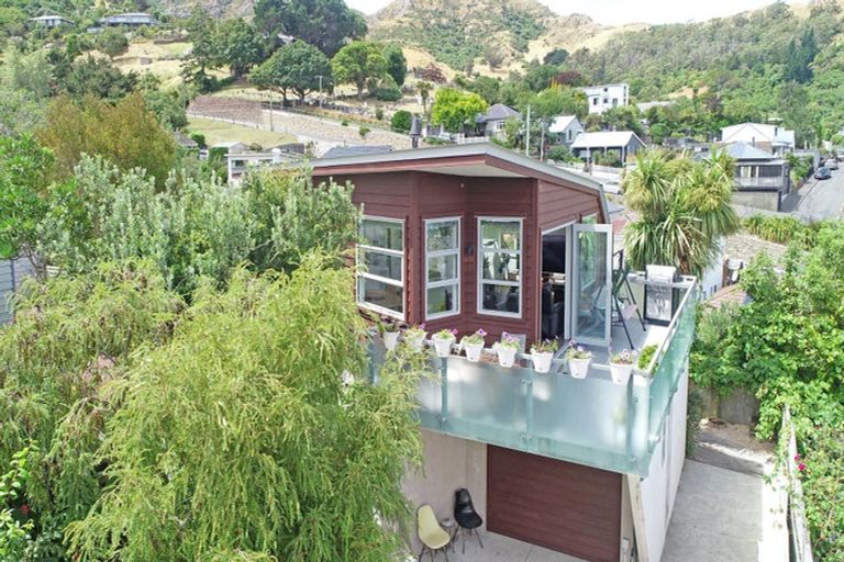 Photo of property in 10a Cornwall Road, Lyttelton, 8082