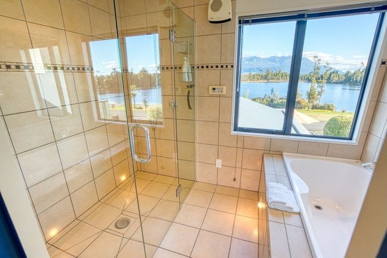 Photo of property in 165 Cashmere Bay Road, Moana, 7875