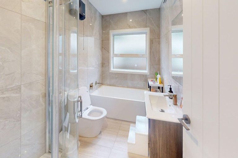 Photo of property in 32 Union Street, Hokowhitu, Palmerston North, 4410