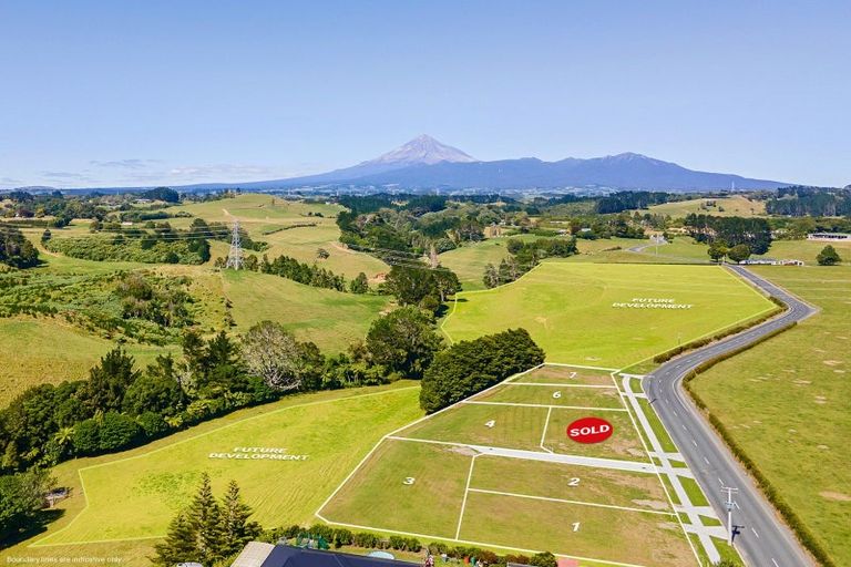 Photo of property in 1 Cowling Road, Hurdon, New Plymouth, 4310