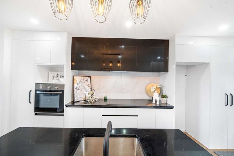 Photo of property in 3/32 Brandon Road, Glen Eden, Auckland, 0602