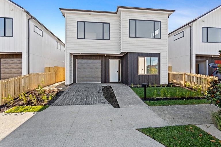 Photo of property in 5 Roundel Crescent, Whenuapai, Auckland, 0618