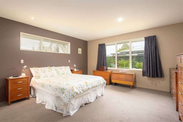 Photo of property in 132 Rothesay Road, Parklands, Christchurch, 8083