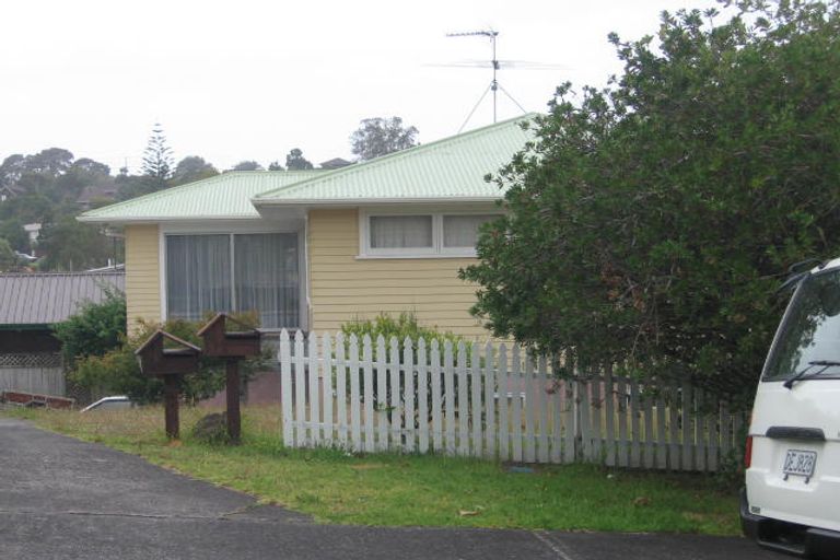 Photo of property in 1/7 Chequers Avenue, Glenfield, Auckland, 0629