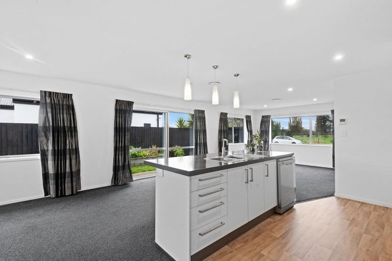 Photo of property in 12 Dunlops Crescent, Marshland, Christchurch, 8083