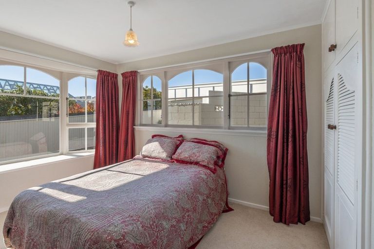 Photo of property in 2/79d Dyers Pass Road, Cashmere, Christchurch, 8022