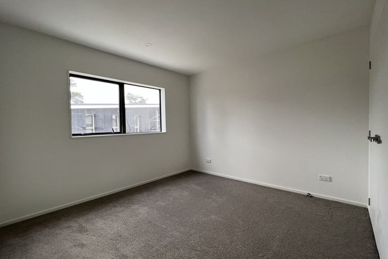 Photo of property in 30b Durham Street, Te Atatu Peninsula, Auckland, 0610