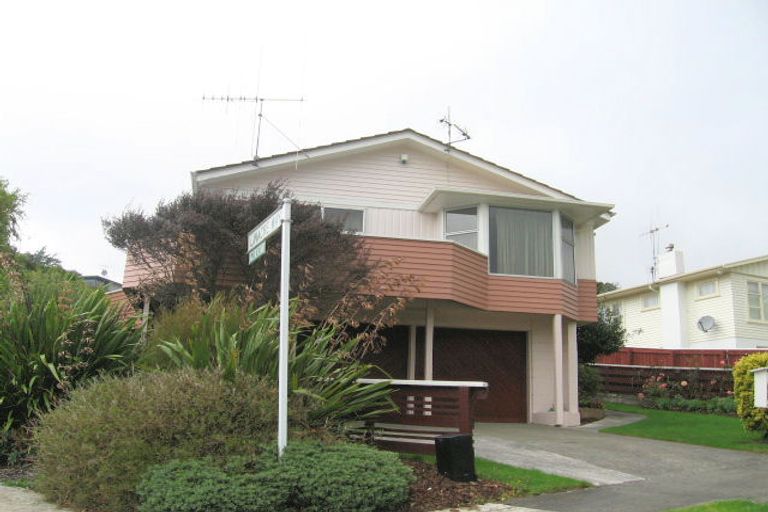 Photo of property in 7 Oriel Avenue, Tawa, Wellington, 5028