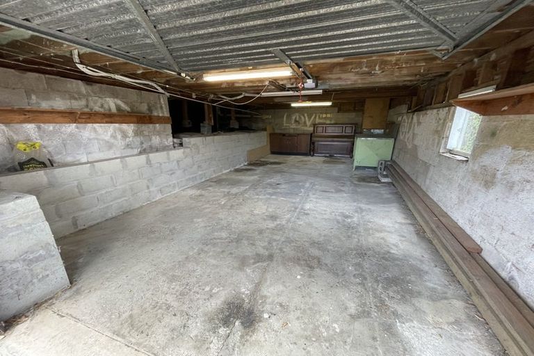 Photo of property in 10 Hinau Street, New Lynn, Auckland, 0600